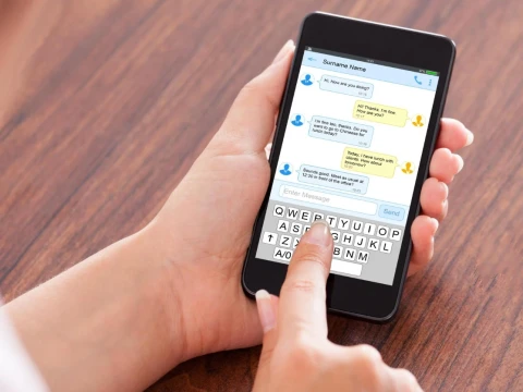 Tinjauan Fiqih tentang Menyebarkan Screenshot Percakapan Pribadi Tanpa Izin