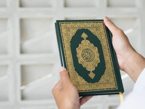 Tafsir Surat Ali 'Imran Ayat 139–140 yang Dibacakan saat Pemakaman Ayatullah Ali Khamenei