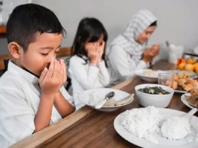 5 Tips Bimbing Anak Antusias Puasa Ramadhan