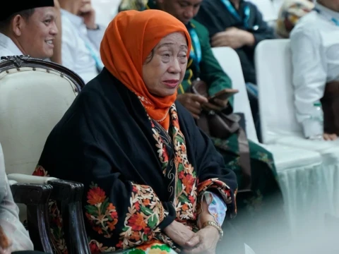Meski Tak Lagi Muda, Nyai Chisbiyah Wahab Tetap Bertahan Pantau Pemilihan Rais Aam dan Ketum PBNU hingga Dini Hari