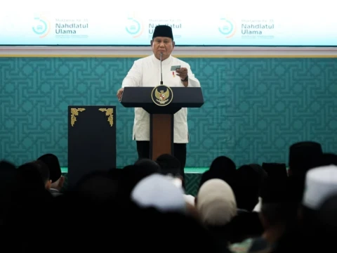 Presiden Prabowo Terima Kartanu Seumur Hidup di Penutupan Muktamar Ke-35 NU