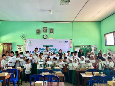 LAZISNU PCNU Jombang Santuni 300 Yatim, Dhuafa, dan Anak Disabilitas setelah Muktamar