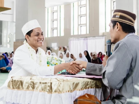 Apakah Pengantin Perempuan Wajib Hadir di Meja Akad Nikah? Ini Penjelasan Fiqih