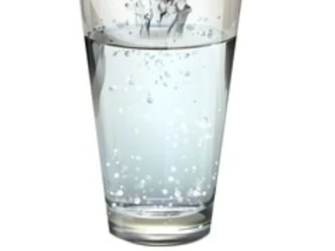 Tips Aman Berpuasa: Minum Air Putih 8-10 Gelas per Hari