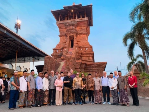 Kunjungi Masjid Menara Kudus, Akademisi Internasional Saksikan Akulturasi Islam dan Budaya Lokal