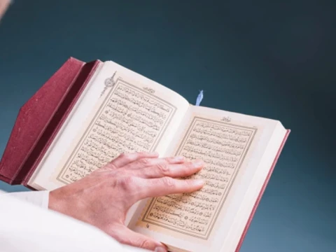 Tafsir Surat Al-'Alaq Ayat 3-5: Semangat Literasi dalam Dakwah Islam