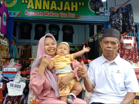 Ibu Muda Ini Hemat Puluhan Juta saat Melahirkan Berkat Inkubator dari Kotak Amal Makam Gus Dur