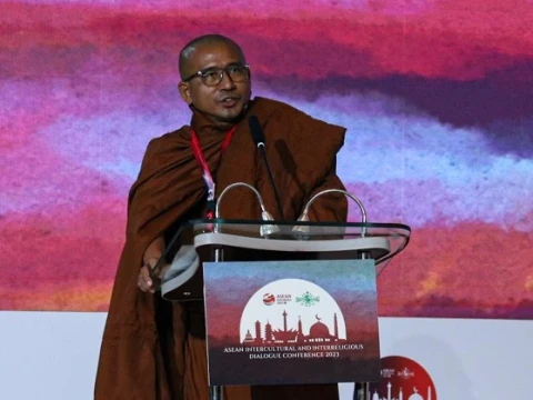 Di Forum ASEAN IIDC, Biksu Asal Myanmar Sampaikan Harapan Perdamaian untuk Negaranya