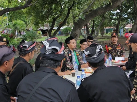 Banser dan Pecalang Bersama Jaga Keamanan Nyepi di Buleleng