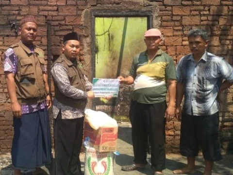 Rumah Warga Terbakar, LAZISNU Kudus Kirim Bantuan