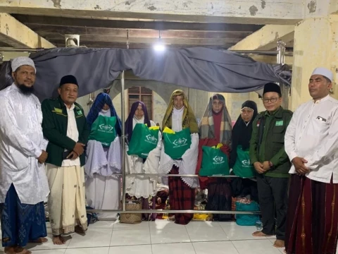 Sambangi Jamaah Suluk Aceh Utara, NU Care-LAZISNU Salurkan Sembako dan Peringati Nuzulul Qur’an