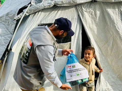 Terus Dukung Palestina, NU Care Salurkan Paket Makanan Keluarga untuk 1.750 Pengungsi di Khan Younis