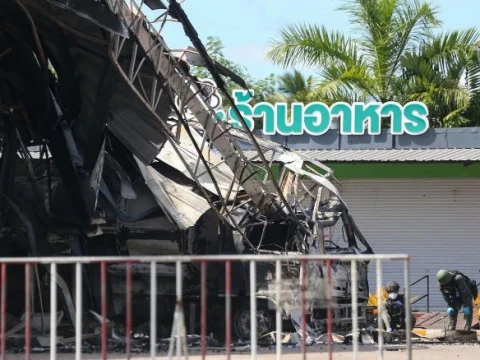 17 Bom Guncang Thailand Selatan, Sasar Toserba dan Pom Bensin