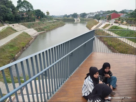 Menikmati Akhir Pekan di Waduk Brigif Jakarta Selatan