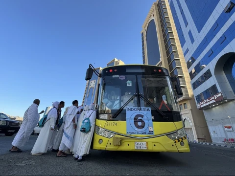 Bus Shalawat Dihentikan Sesaat Mulai Jumat untuk Penataan Transportasi Menuju Puncak Haji