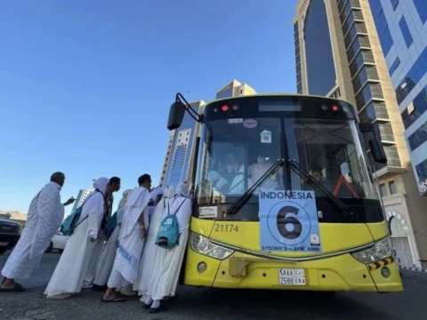 Antar-Jemput Bus Shalawat untuk Jamaah Shalat di Masjidil Haram