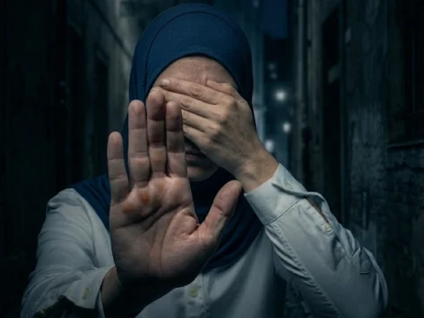 Catcalling Bukan Candaan: Ini Pandangan Islam tentang Pelecehan Verbal