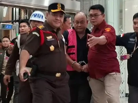 Tiga Pimpinan BGN Ditahan, ICW: Aparat Harus Telusuri Penyimpangan Lain dalam Proyek MBG