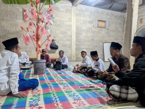Elpiji Rp300 Ribu dan Kolam Wudhu 10 Sentimeter: Cara Dai NU Bertahan di Jemaja Timur Kepri
