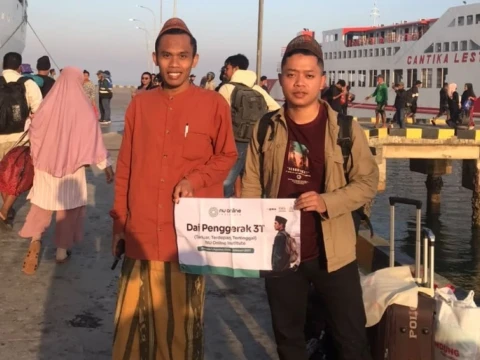 Perjalanan Lima Hari Dai 3T ke Pulau Buru: Terombang-ambing Gelombang Kapal, Menanti Air di Namlea