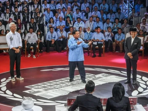 Analisis Linguistik dari Ekspresi dan Gaya Bicara Anies, Prabowo, dan Ganjar dalam Debat Perdana