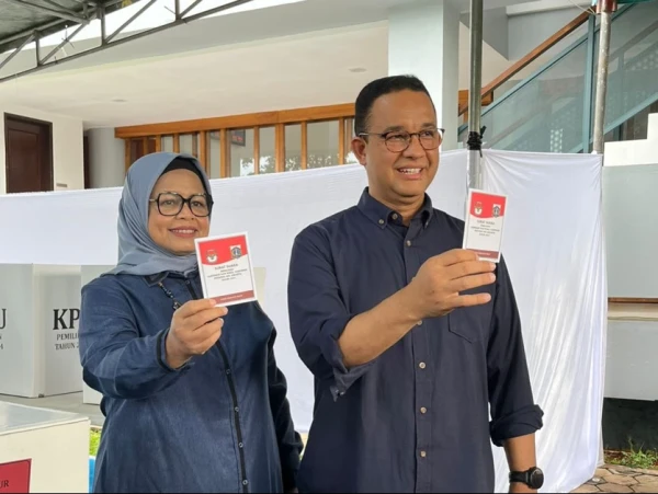 Nyoblos di TPS 029 Lebak Bulus, Anies Baswedan Ajak Warga Tunaikan Hak Pilih