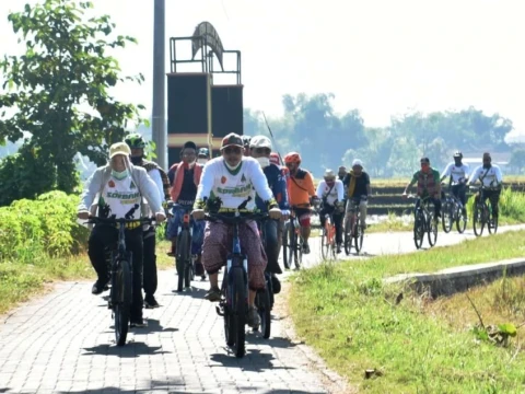 Sejumlah Gus di Pasuruan Pilih Gowes menuju Gelora Delta Sidoarjo