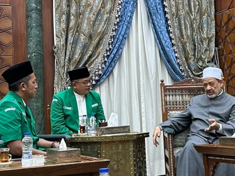 Bertemu Grand Syekh Al-Azhar, GP Ansor Dihadiahi Pusat Studi Abu Hasan Al-Asy'ari Cabang Indonesia