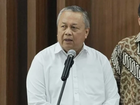 Rupiah Tembus Rp18.000 per Dolar AS, Gubernur BI Siapkan Dua Langkah Penguatan