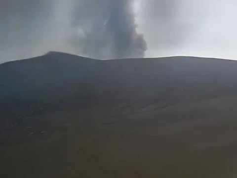 Anak Krakatau, Merapi, dan Semeru Berstatus Siaga, BNPB Minta Warga Jauhi Kawasan Rawan Bencana