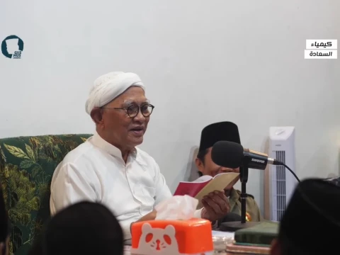 Ngaji Kimiyaus Sa’adah Khatam di Awal Ramadhan, Gus Mus: Wah, Ini Rekor