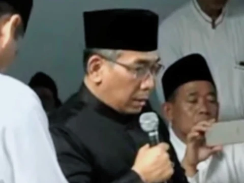 Pesan Ketum PBNU Saat Hadiri Pemakaman Kiai Nashir Fattah Jombang