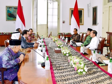 Tingkatkan Kerja Sama Indonesia-UEA, Gus Yahya Dampingi Presiden Jokowi Bertemu Sekjen Majelis Hukama Muslimin