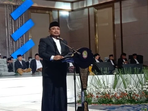 Di Momen Hari Santri, Gus Yaqut Kenang Terima Nasi Kotak dari KH Anwar Zahid Saat Haji