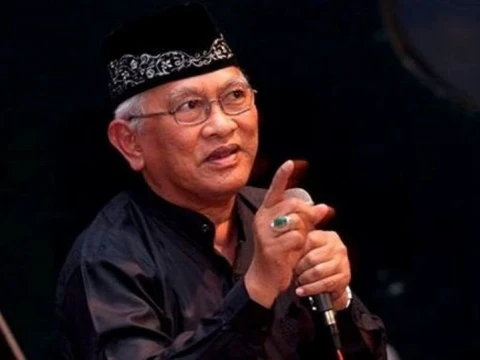 Membaca Pesan Gus Mus dalam Puisi Lirboyo 