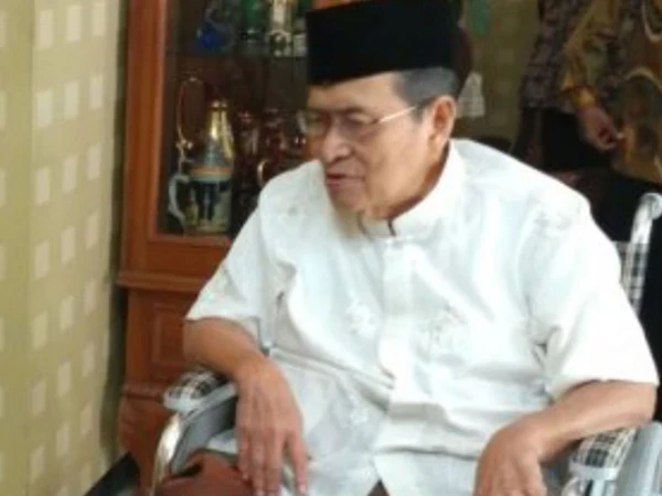 Mustasyar PWNU Jateng KH Achmad Wafat, Sosoknya Sarat Perjuangan