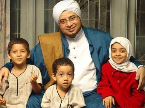 Tentang Habib Munzyr, Habib Umar bin Hafidz: Umurnya Pendek dan Panjang