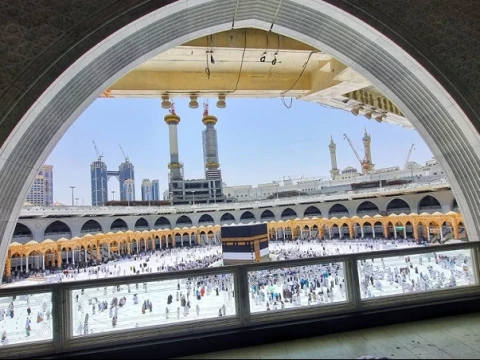 Solusi bagi Jamaah Haji yang Berhalangan Umrah Wajib karena Haid atau Sakit
