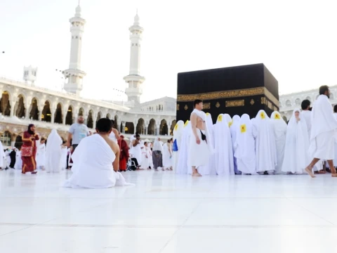 Kemenhaj Belum Larang Umrah, Jamaah Diimbau Pilih Penerbangan Langsung