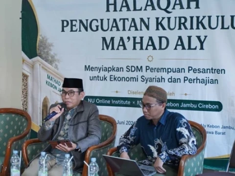 Perempuan Pesantren Berpotensi Besar Isi Pos Ekonomi Syariah hingga Perhajian