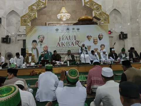 Haul Akbar Syekh Yusuf dan Syekh Samman Perkuat Sinergi Ulama dan Umara di Maros Sulsel