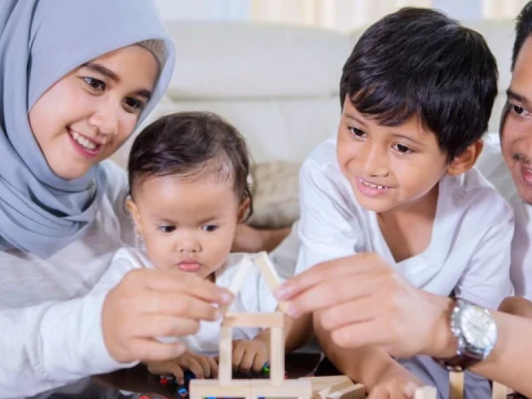 Mengapa Anak Menjadi Penindas? Menelusuri Dampak Pola Asuh Keras Menurut Ulama