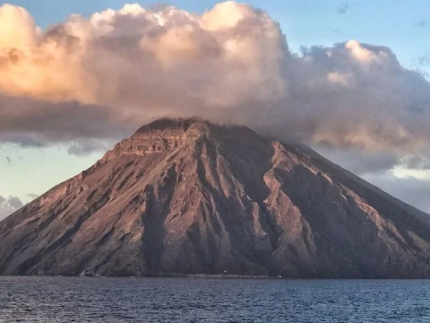 Hikmah Penciptaan Gunung di Bumi dalam Tafsir Surat Al-Anbiya Ayat 31