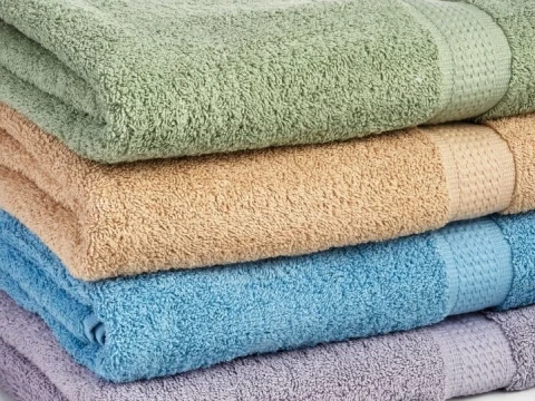 Terkena Percikan Air Kloset Bercampur Najis, Apakah Badan dan Handuk Ikut Najis?