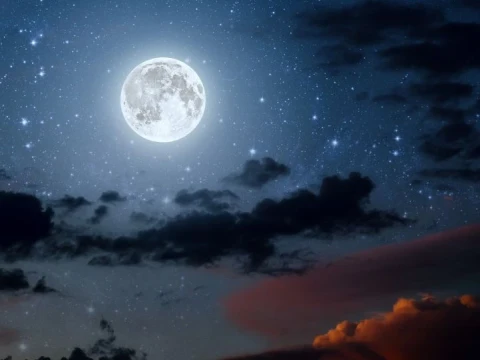 Mengapa Al-Qur’an Menyebut Malam sebagai Pakaian?