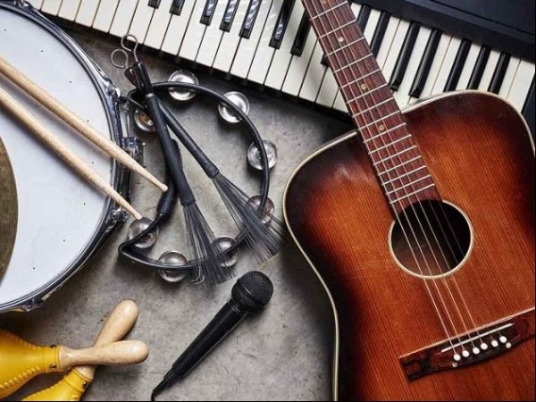 Hukum Alat Musik: Gitar, Seruling, Mandolin, Drum, dan Alat Orkes Lainnya