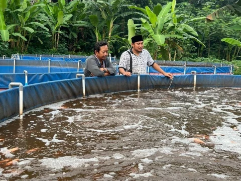 Panen 6 Ton Ikan Nila Merah, Warga NU Ini Ajak Anggota Banom NU Pasarkan Hasilnya