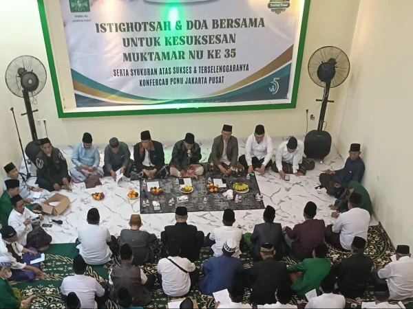 Warga NU Jakarta Pusat Gelar Istighotsah untuk Kesuksesan Muktamar Ke-35 NU di Tambakberas