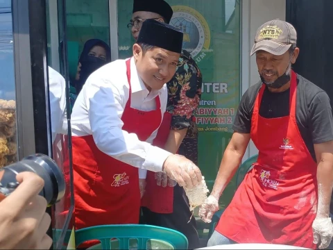 Berdayakan Mustahik, Baznas Salurkan 15.000 Paket ZChicken Gratis di Muktamar NU