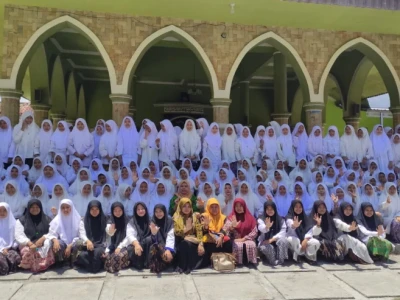 Sekretaris LKK PBNU Beri Edukasi Sekolah Ramah Anak di Pesantren At-Taufiqiyah Sumenep